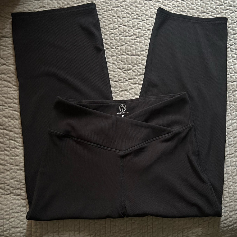 Women’s Black Cropped Leggings